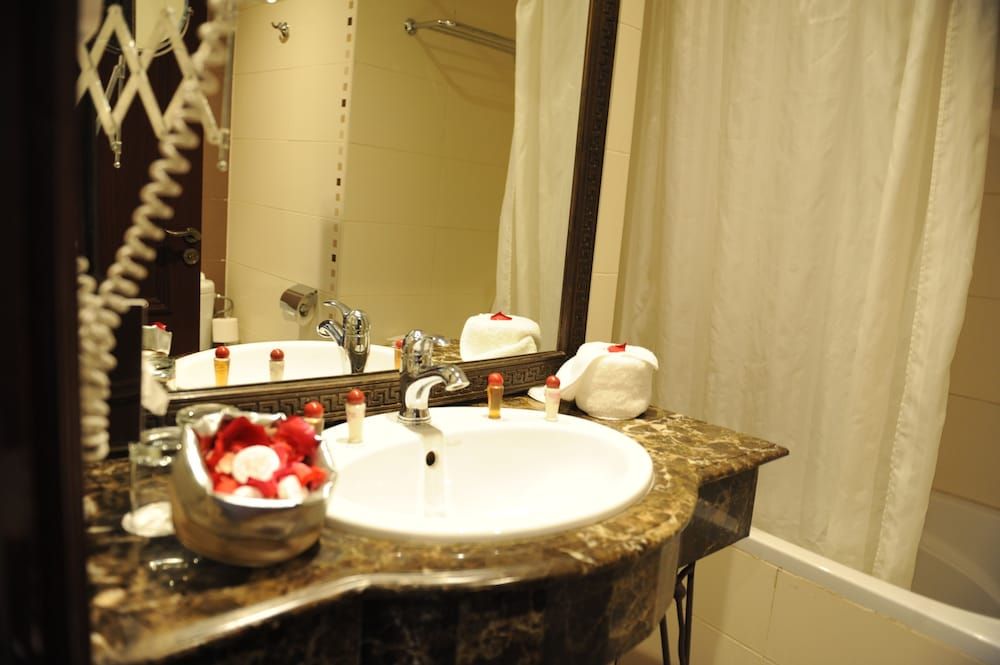 Le Zenith Hotel Standard Triple Room 2