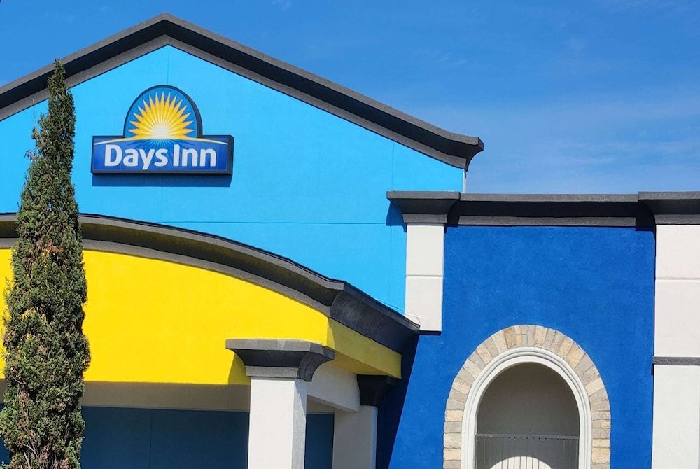 undefined Days Inn by Wyndham Houston East 5