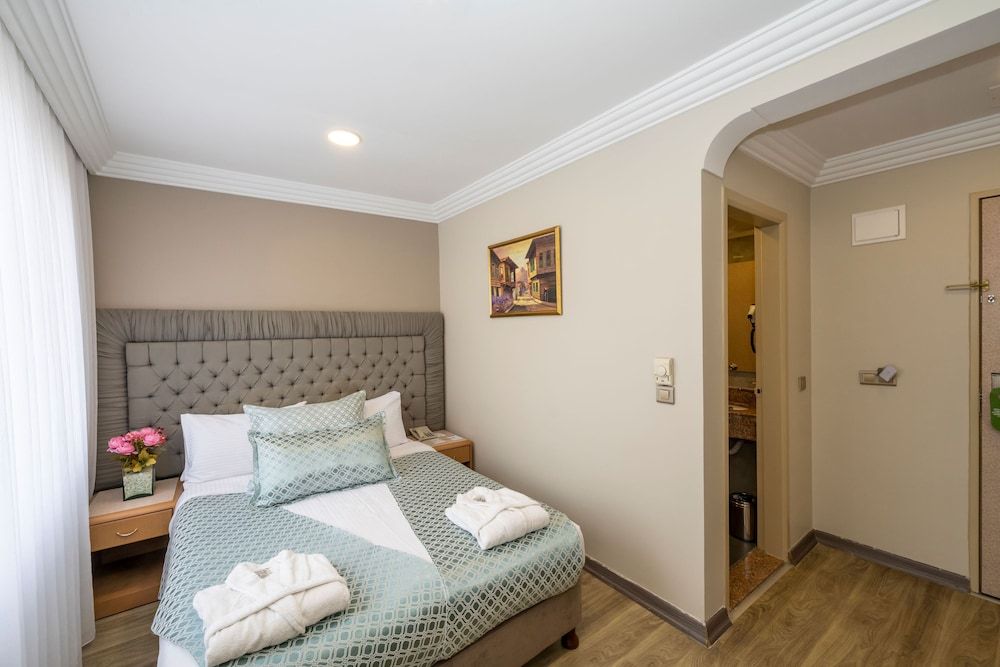 Grand Anka Hotel Double Room 8