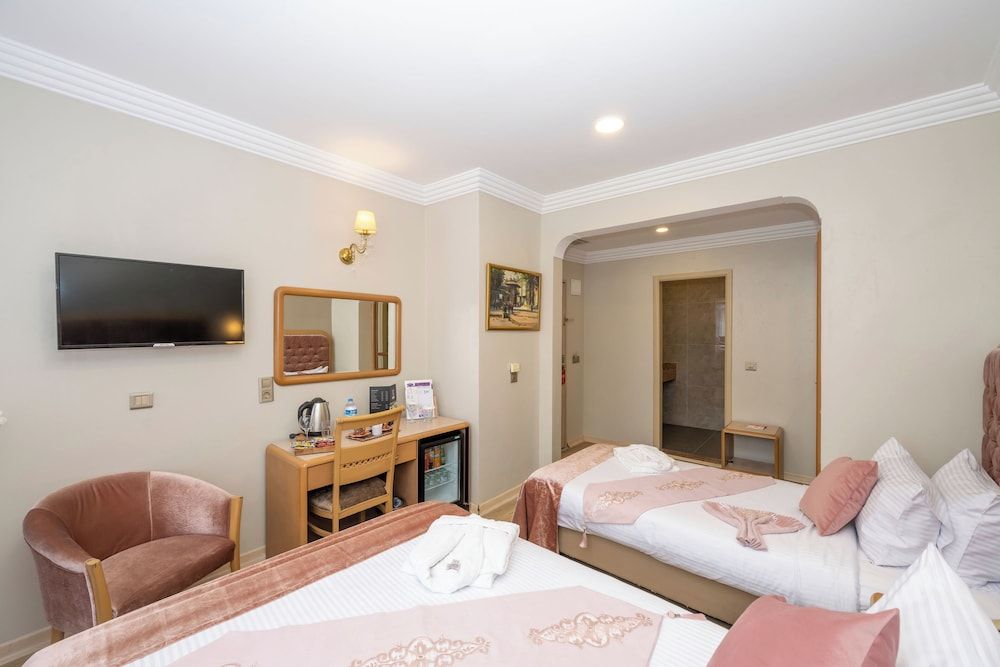 Grand Anka Hotel Double Room 13