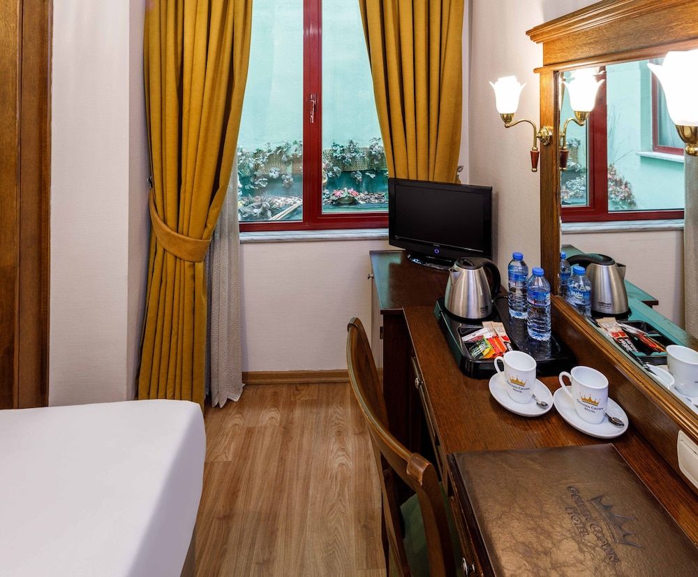 Hotel Golden Crown Standard Double or Twin Room 14