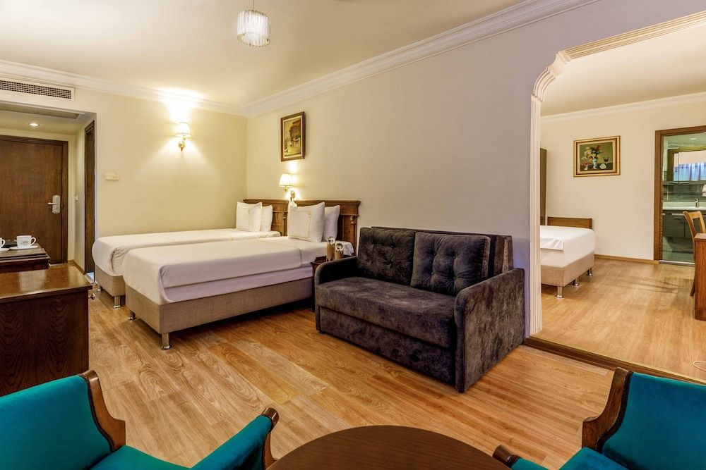 undefined Hotel Golden Crown 2