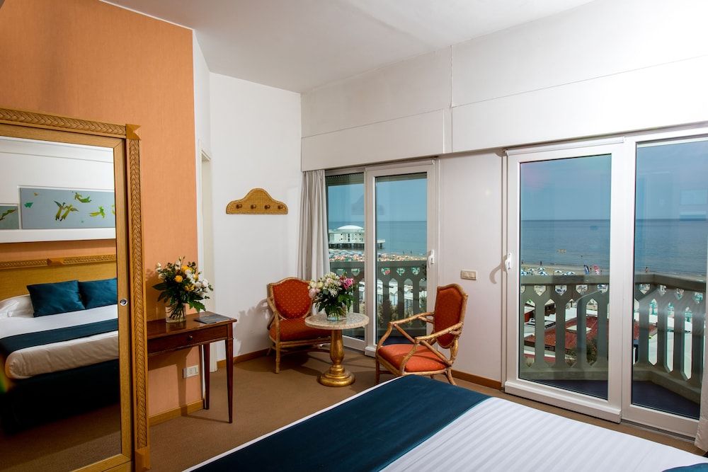 City Hotel Standard Double or Twin Room 5