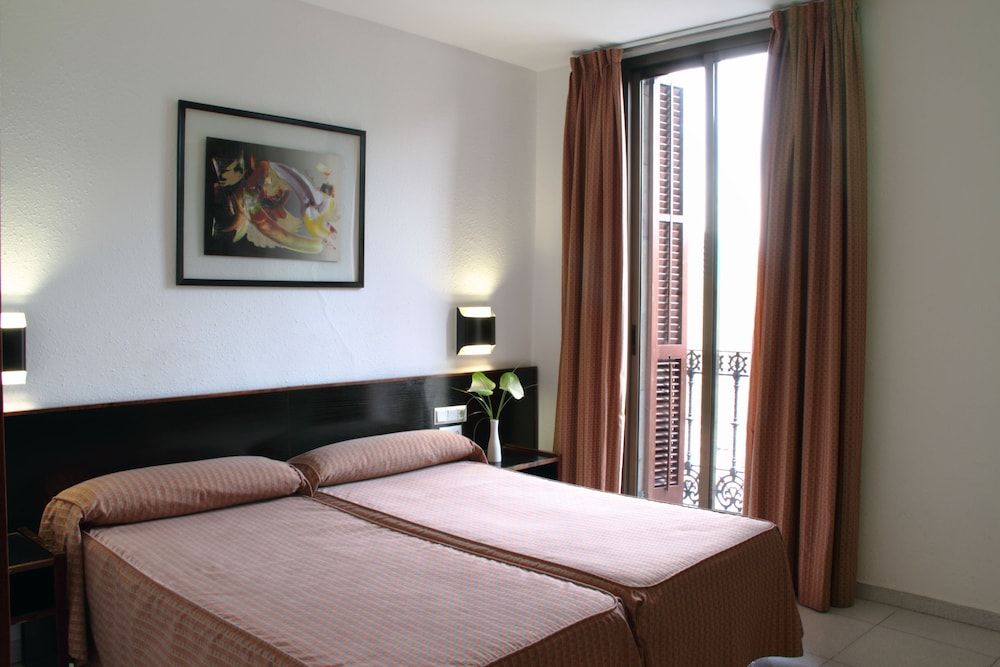 Hotel Monegal Double Room (Interior) 2