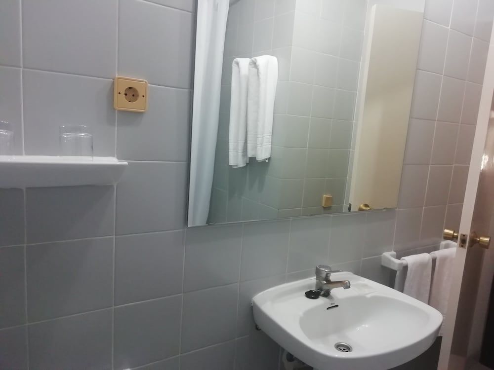 Hotel Monegal Double Room (Interior) 5