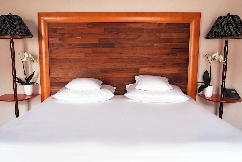 undefined Yours Truly 8