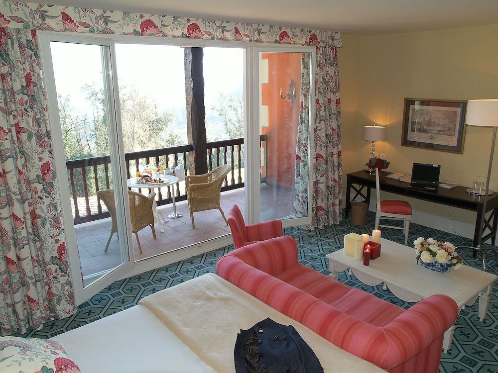 Palacio Urgoiti Family Room