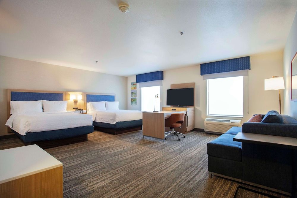 Suite, 2 Queen Beds, Non Smoking