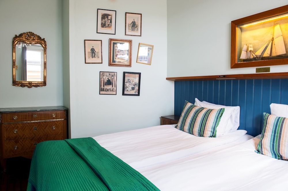Captains Double Room