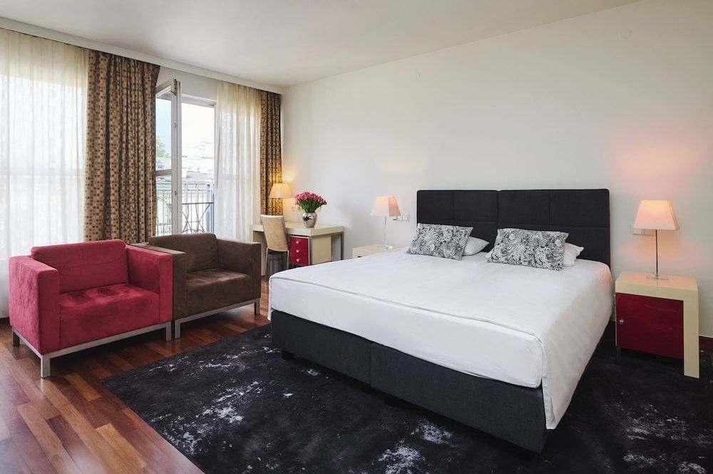 undefined Mamaison Residence Diana 2