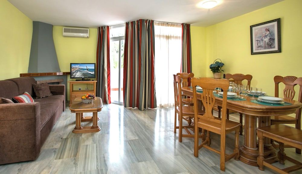 Apartamentos Ona Campanario Apartment, 2 Bedrooms, Terrace (1 adult + 2 children) 5