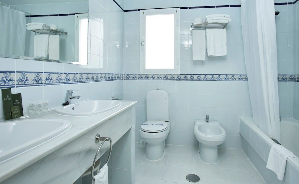 Apartamentos Ona Campanario Apartment, 2 Bedrooms, Terrace (1 adult + 2 children) 3