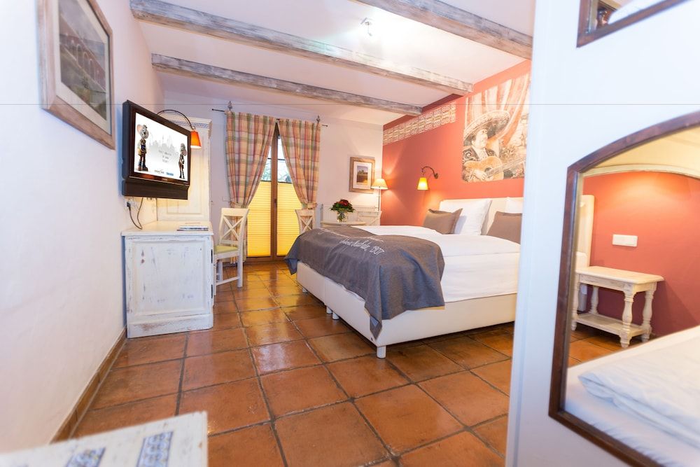 Hotel room C