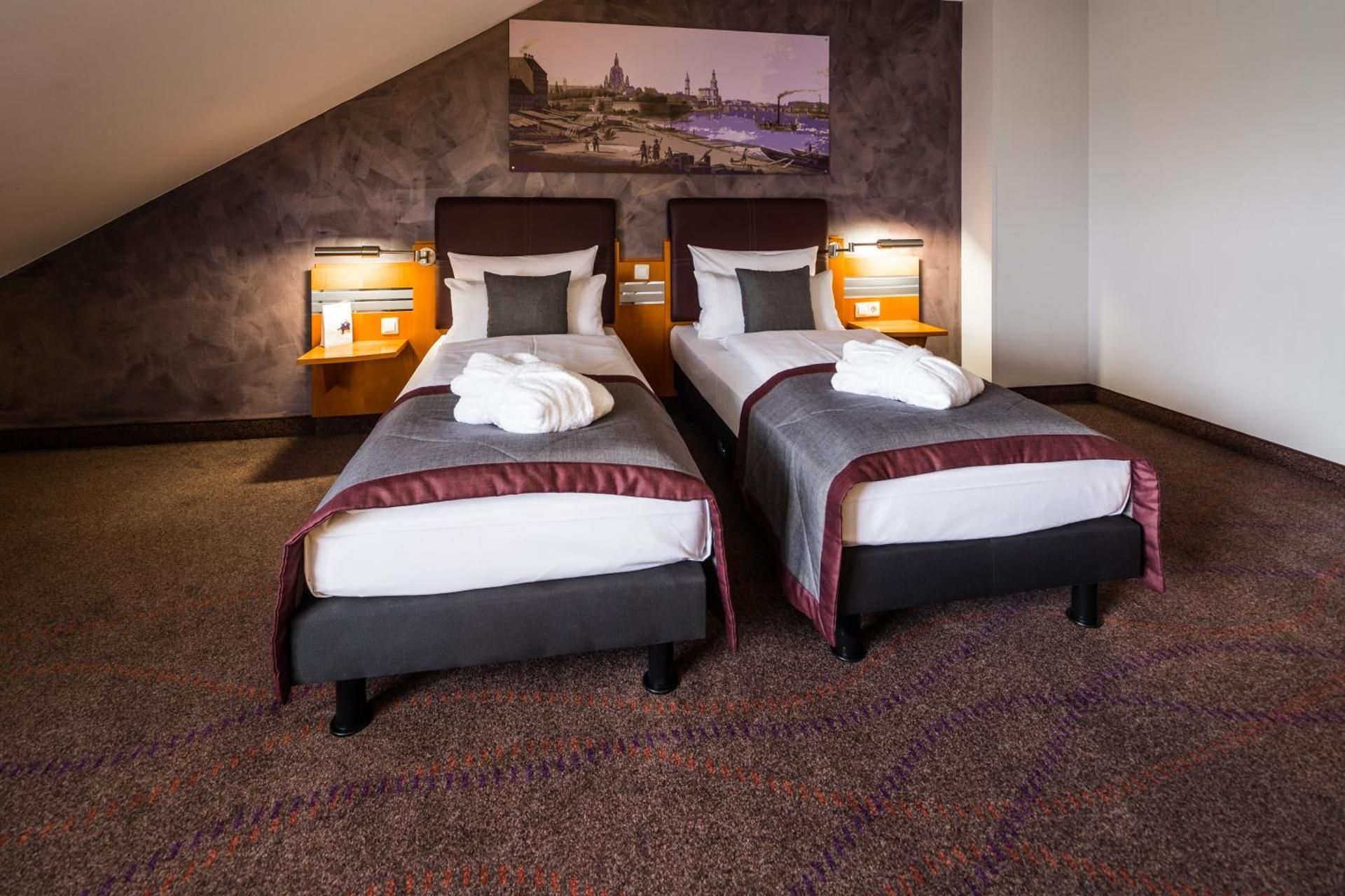 undefined Ramada by Wyndham Dresden 4