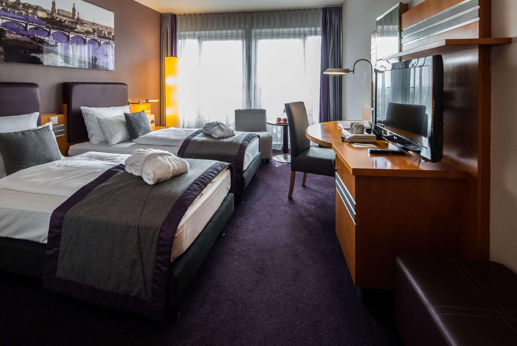 undefined Ramada by Wyndham Dresden 5