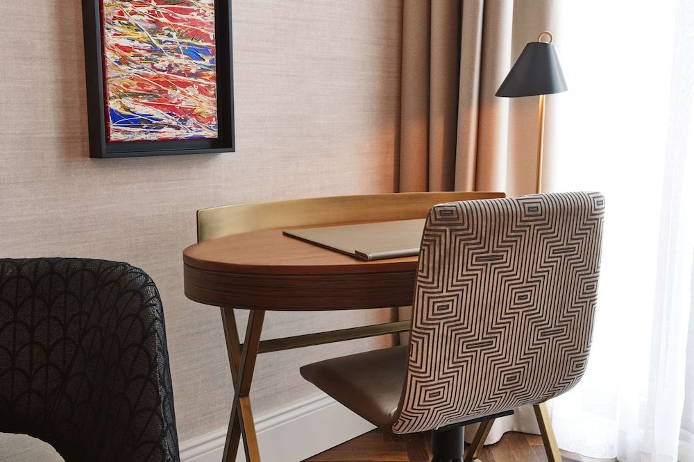 Steigenberger Icon Parkhotel Düsseldorf Deluxe Double Room 11