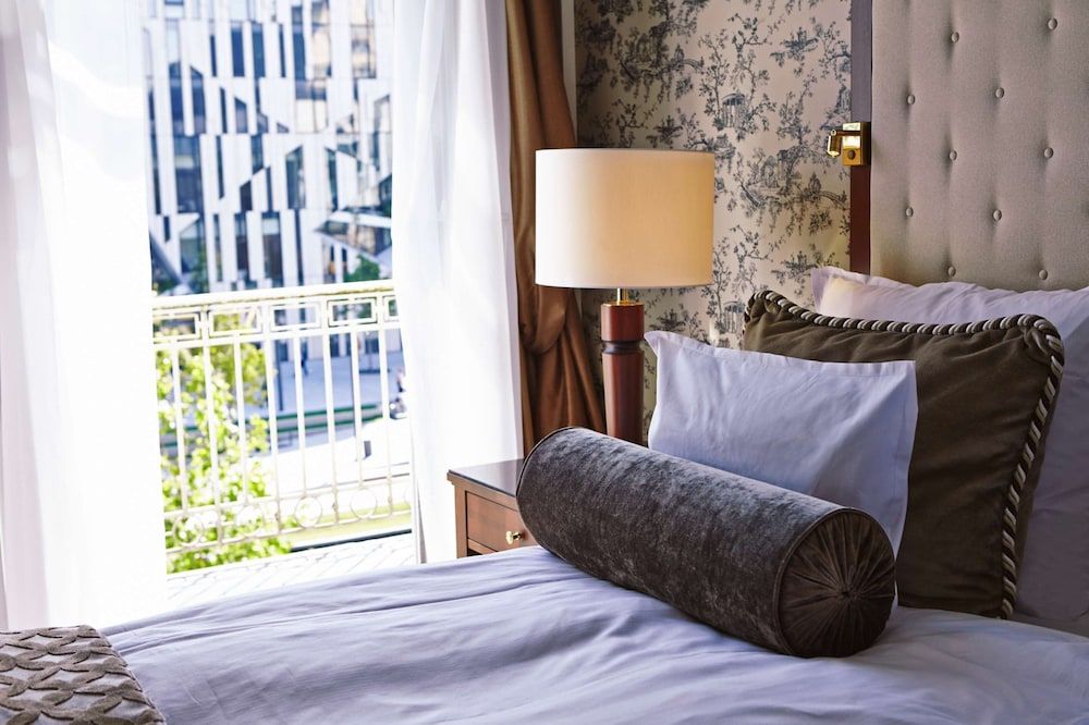Steigenberger Icon Parkhotel Düsseldorf Deluxe Room, 1 King Bed 3