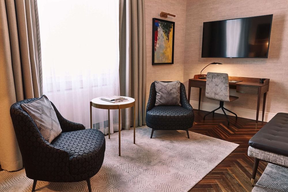 Steigenberger Icon Parkhotel Düsseldorf Deluxe Double Room 12