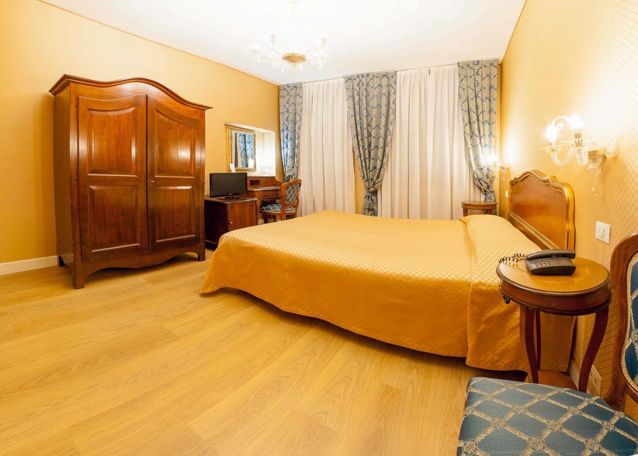 undefined Hotel Locanda Canal 5