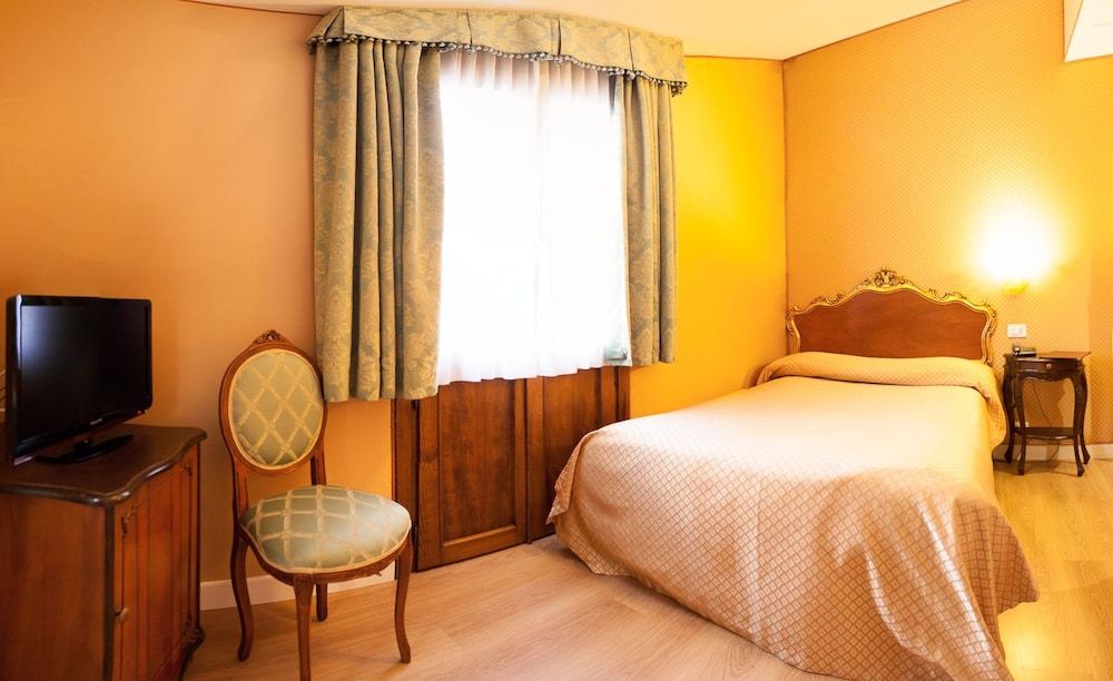 undefined Hotel Locanda Canal 9