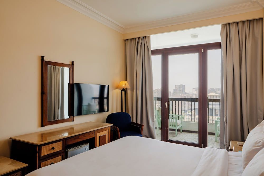 Om Kolthoom Hotel & Tower Executive Room 2