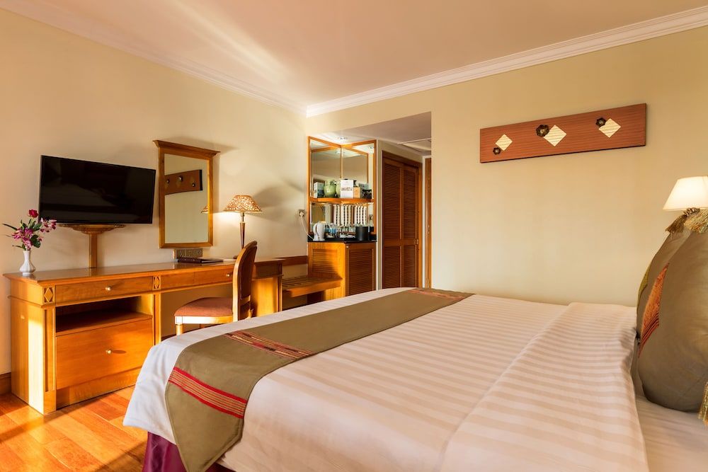 Angkor Century Resort & Spa Superior Double Room 4