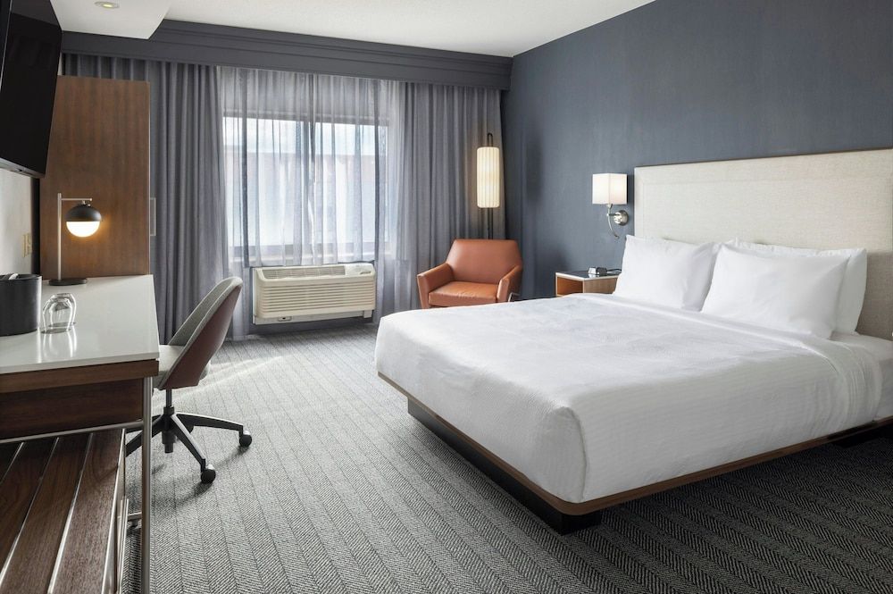undefined Courtyard by Marriott Boston-South Boston 8