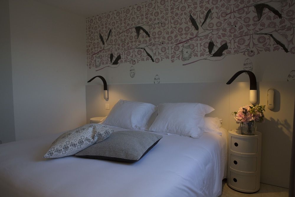 Standard Room, 1 Queen Bed, Non Smoking, Sea View
