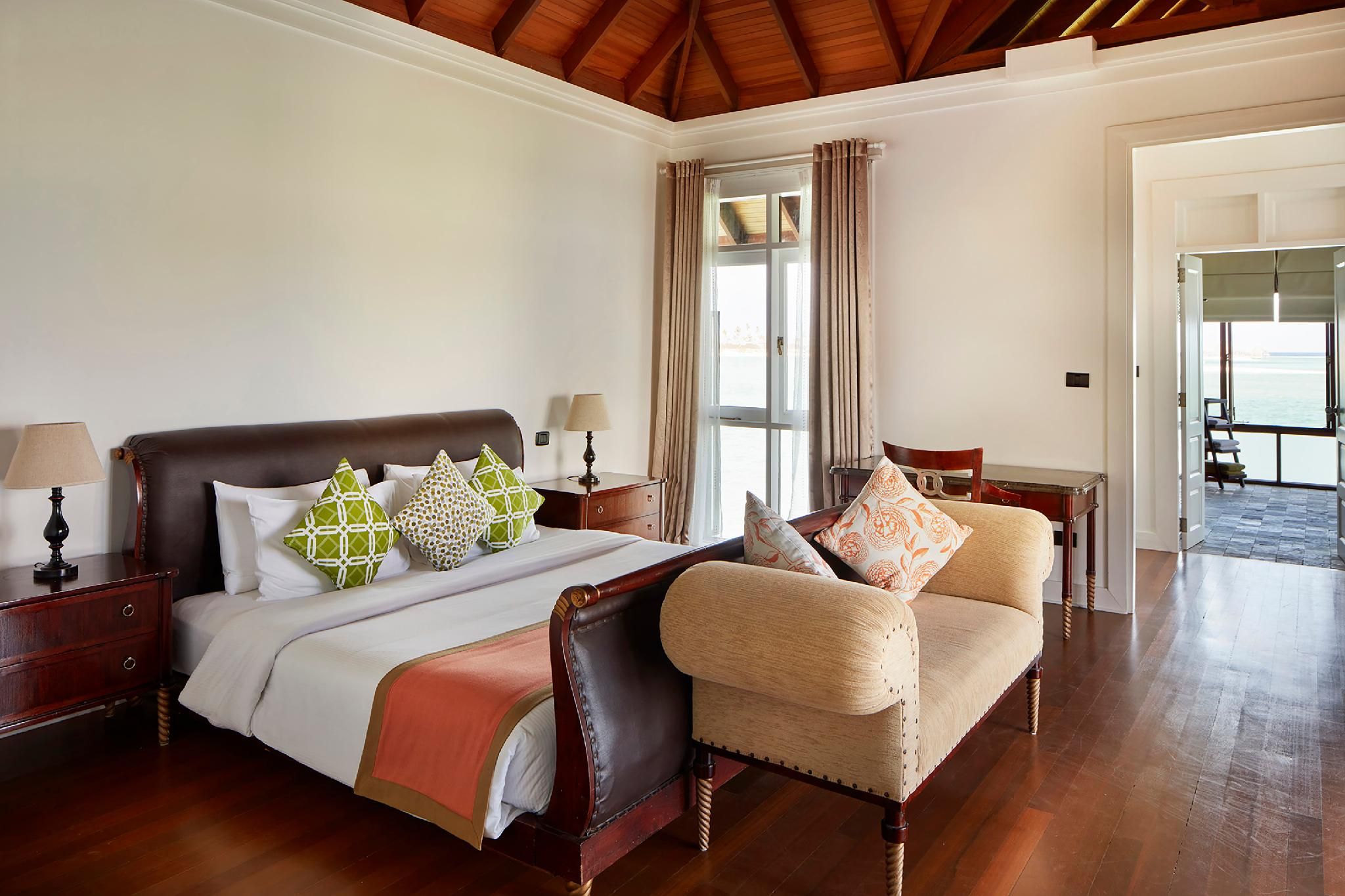 Presidential Water Suite - 50 Percent Off Transfers from 3 Nights Stay Excl 23 Dec 7 Jan