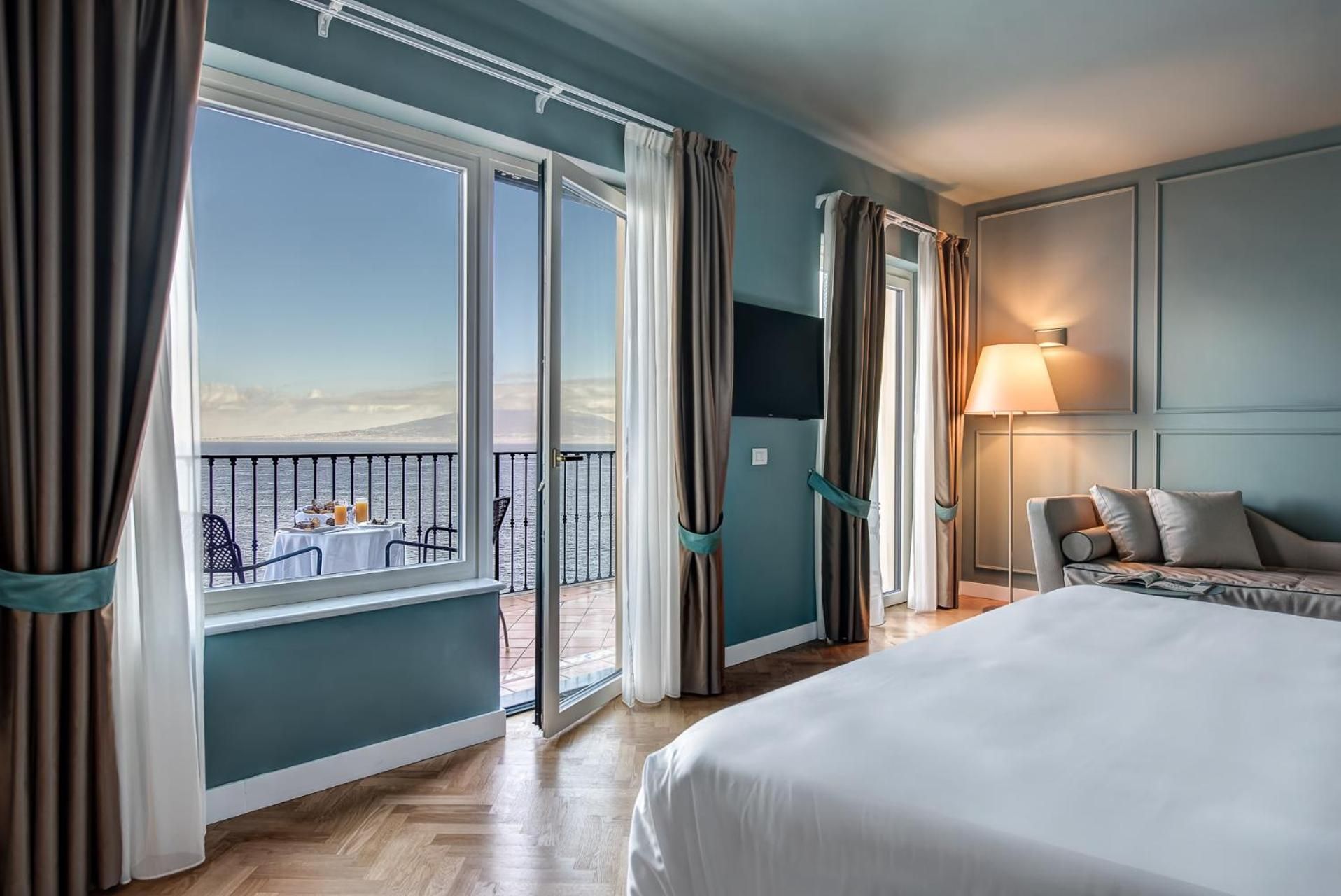 Junior Suite with Terrace and Sea View