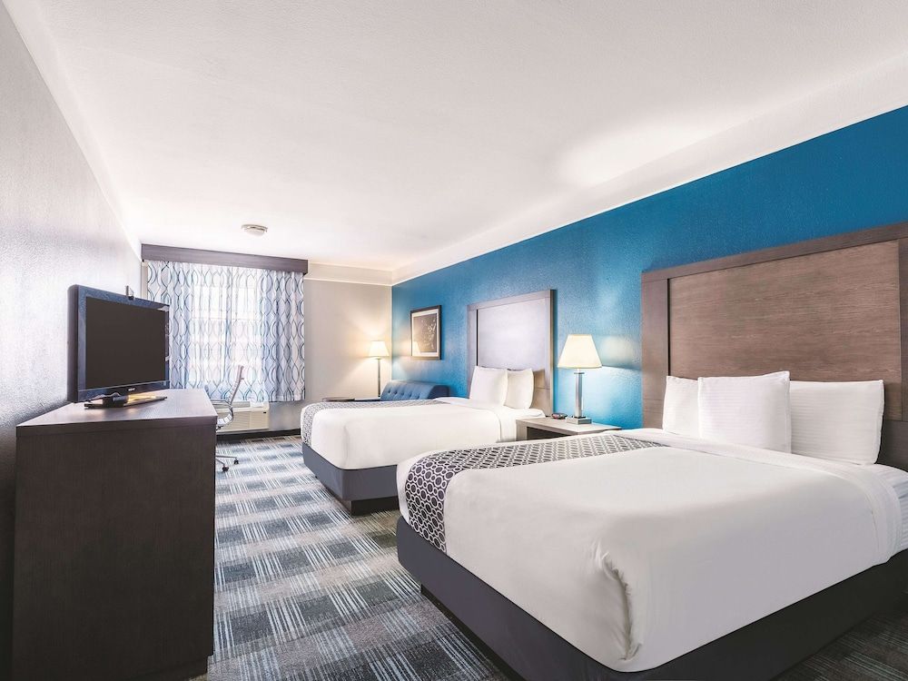 Suite, 2 Queen Beds, Non Smoking