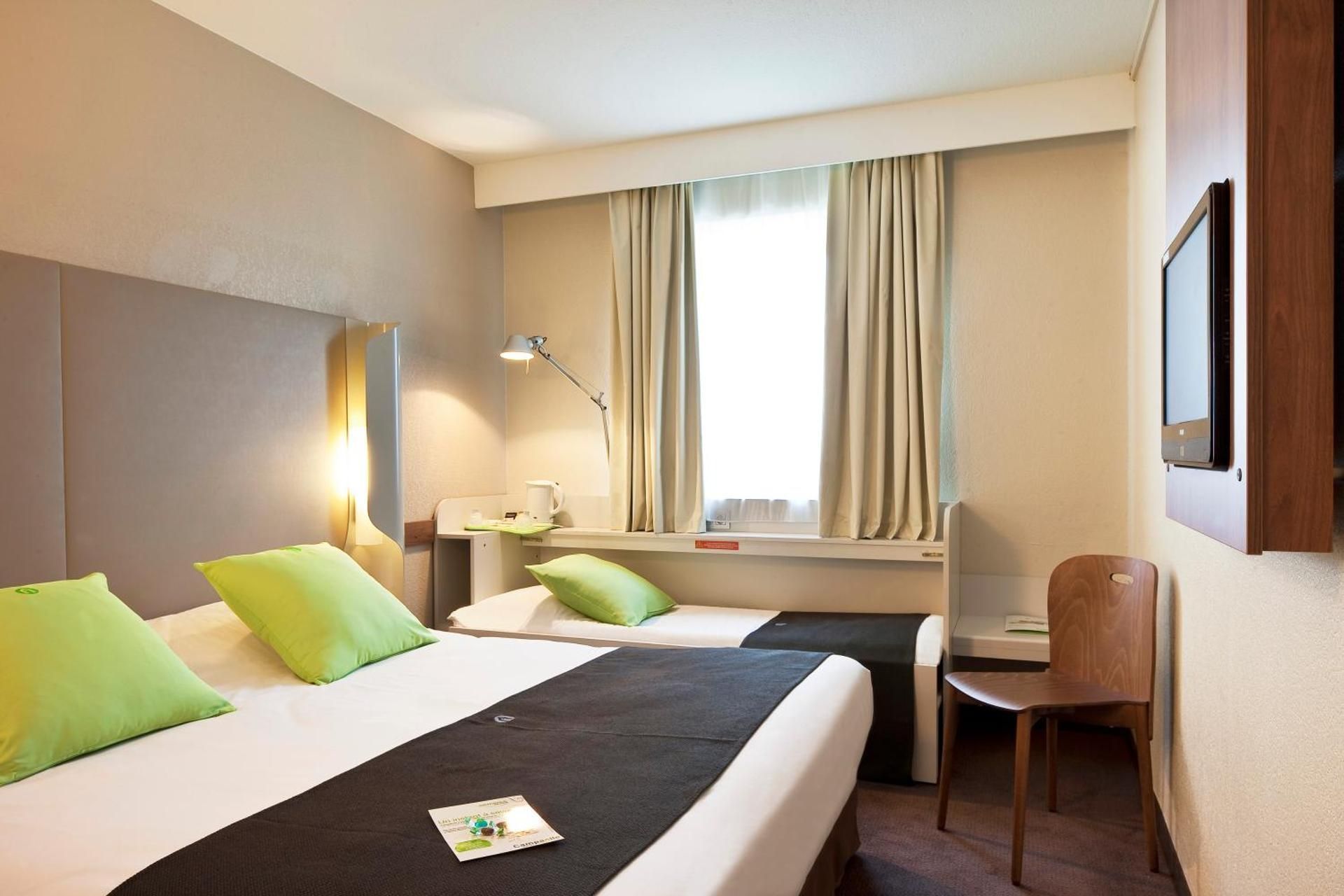 Standard Double Room with One Single Bed - Up to Ten Years