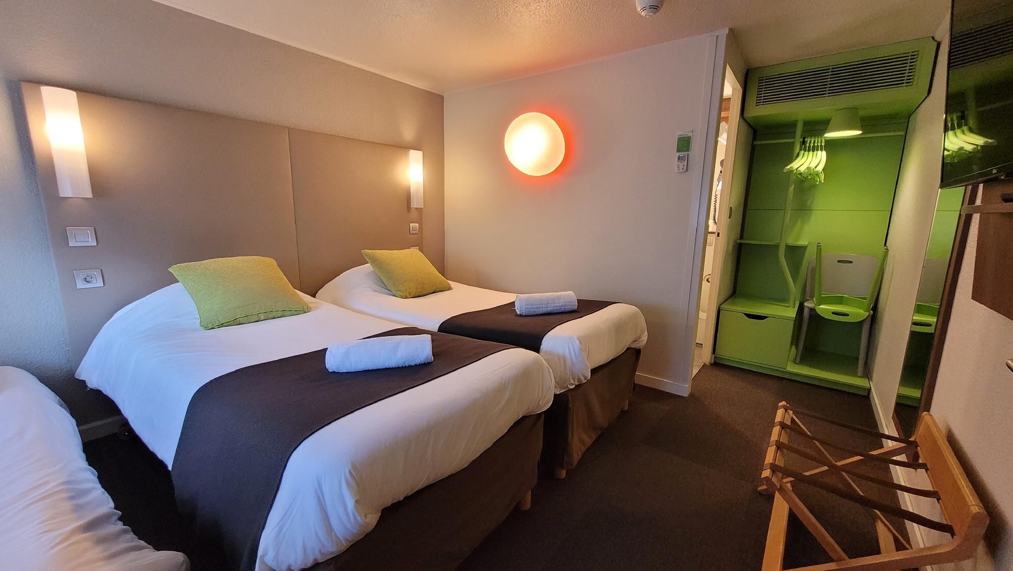 Room Next Generation - 2 Single Beds 1 Junior Bed up to 10 years