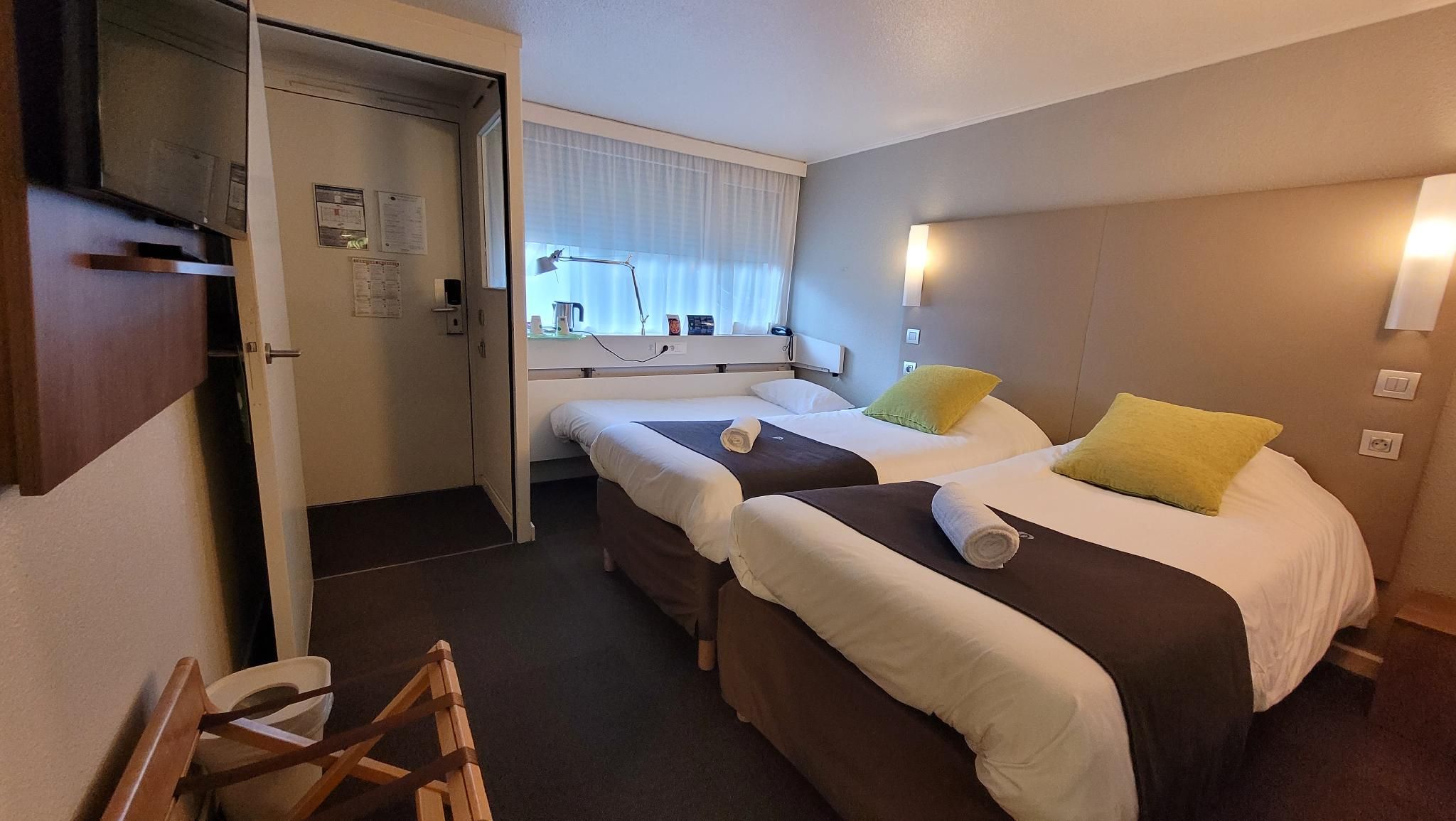 Room Next Generation - 2 Single Beds 1 Junior Bed up to 10 years