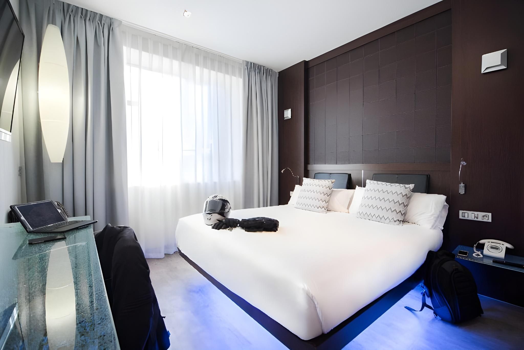 Double Room (1 - 2 Adults)