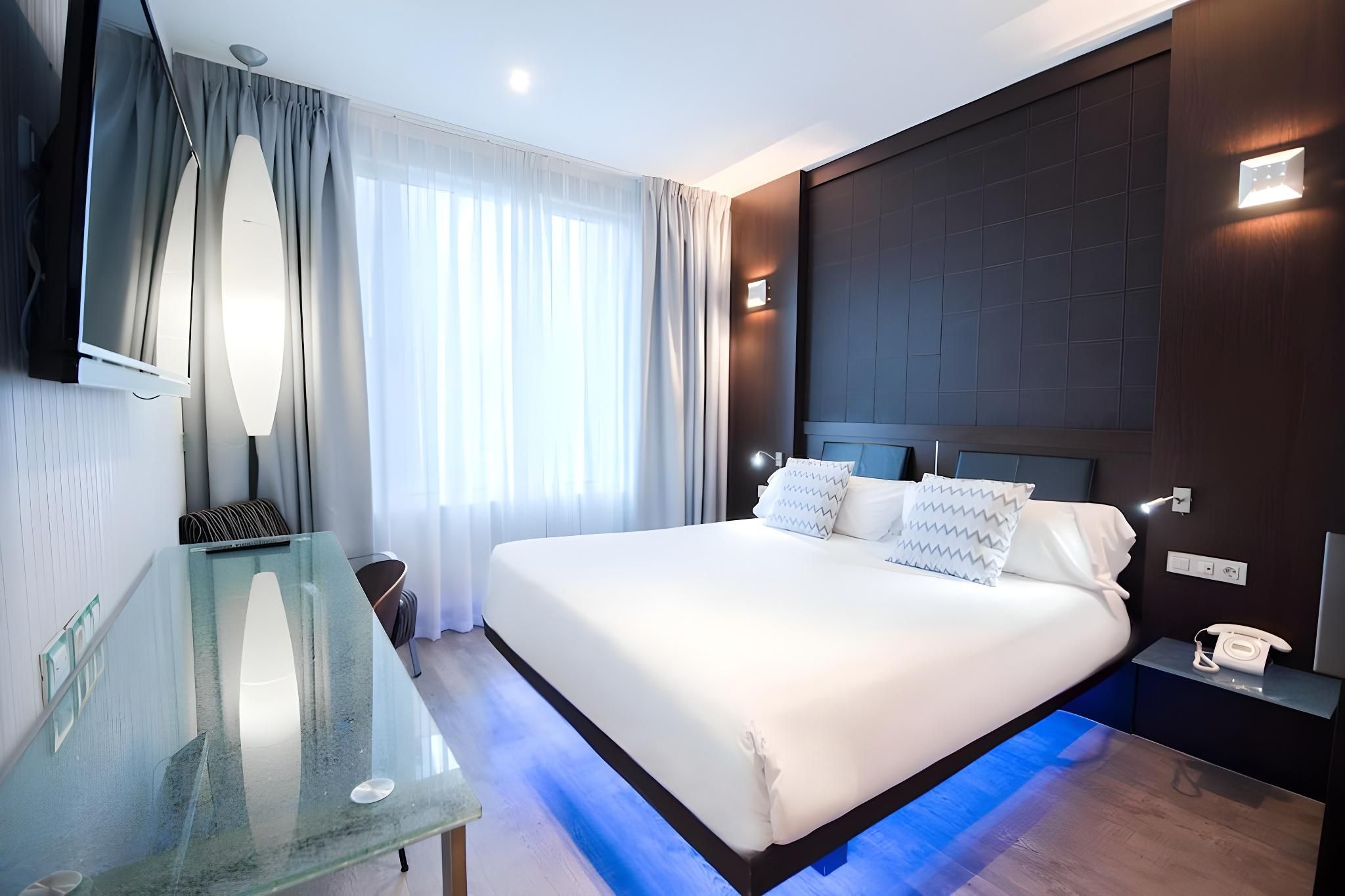 Double Room (1 - 2 Adults)
