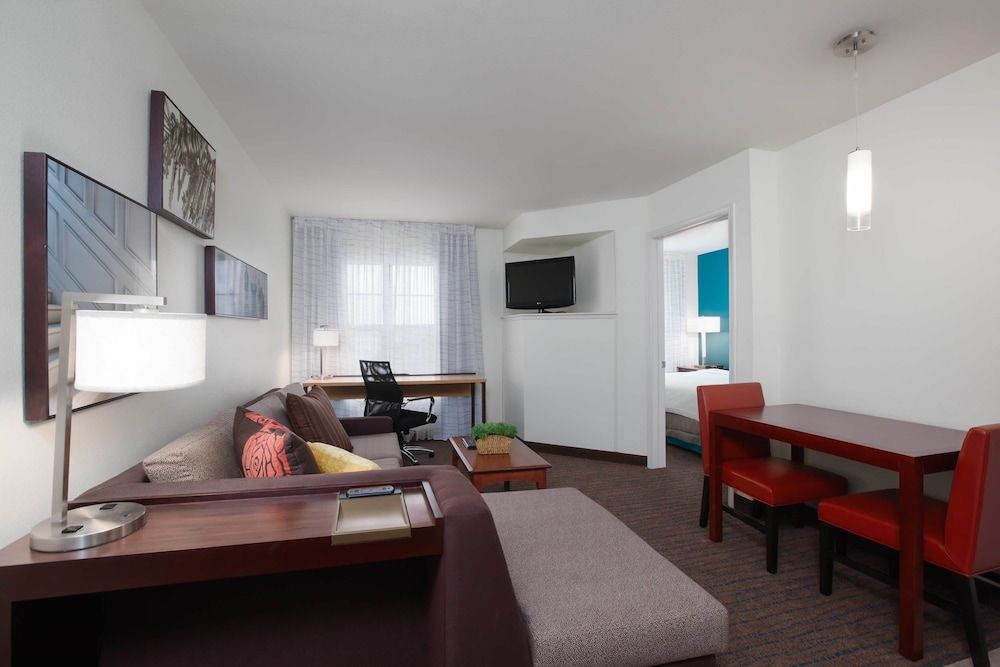 Suite, 1 Bedroom (Mobility/Hearing Accessible, Tub)