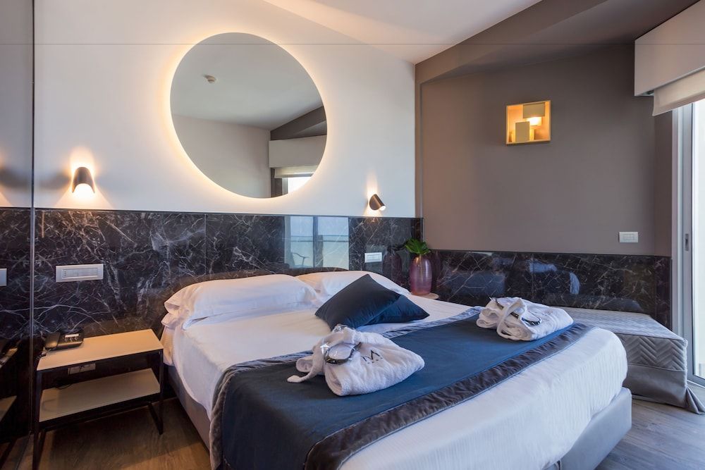 Hotel Michelangelo Superior Double Room Single Use, Balcony, Partial Sea View 3