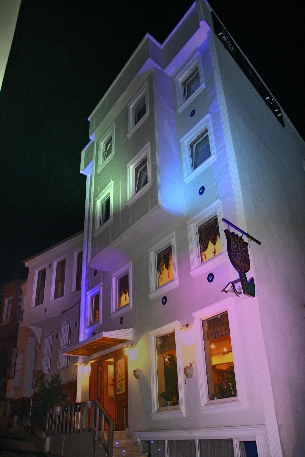 undefined Divas Hotel 10