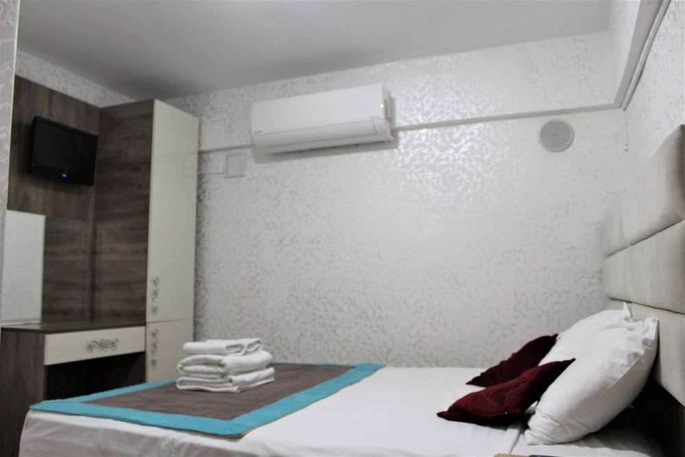 undefined Divas Hotel 5