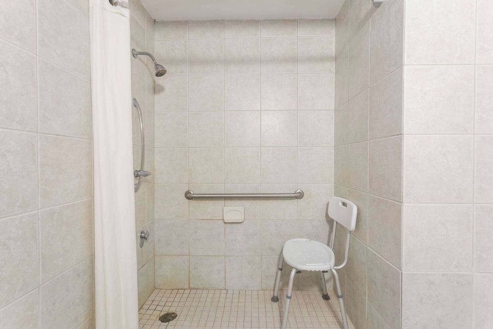 Room, 1 King Bed, Accessible, Non Smoking (Mobility)