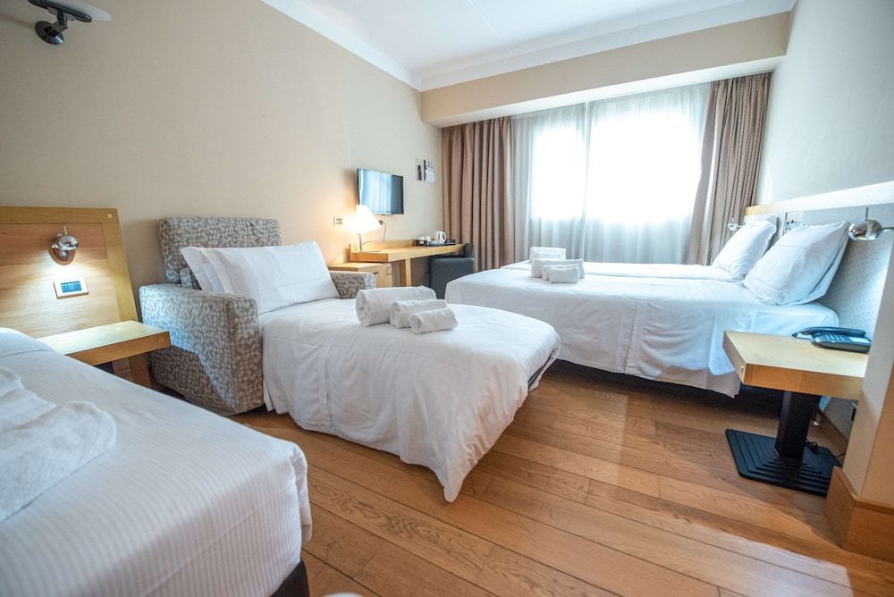 Best Western Hotel Quattrotorri Perugia Economy Room, Multiple Beds (Converts to 2 Twin Beds) 2