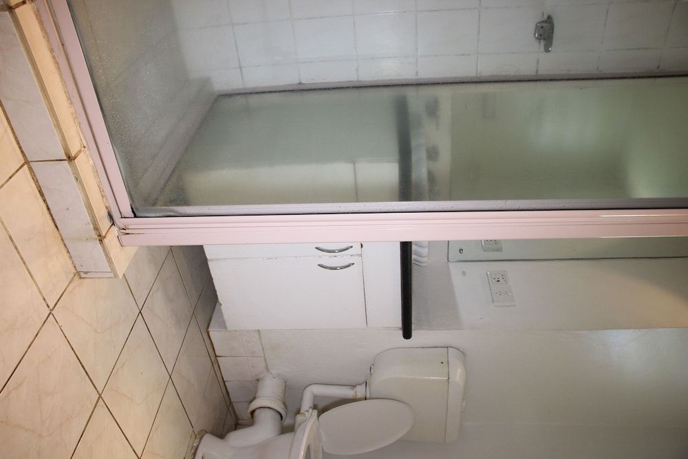 Capricorn International Hotel Deluxe Room, Poolside 3