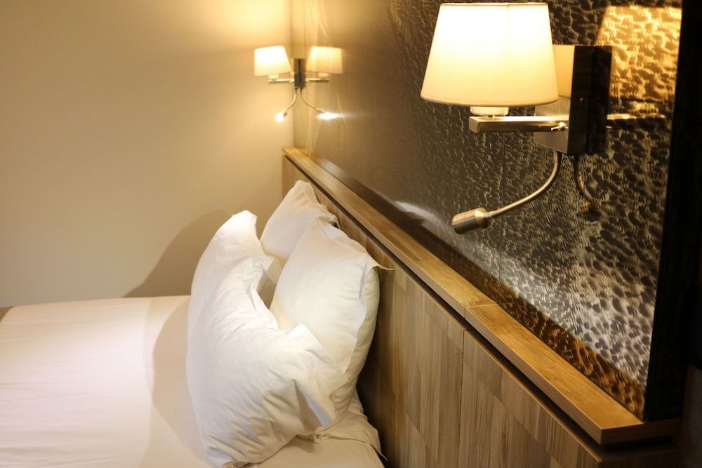 Le Saint Aubert Double or Twin Room 3