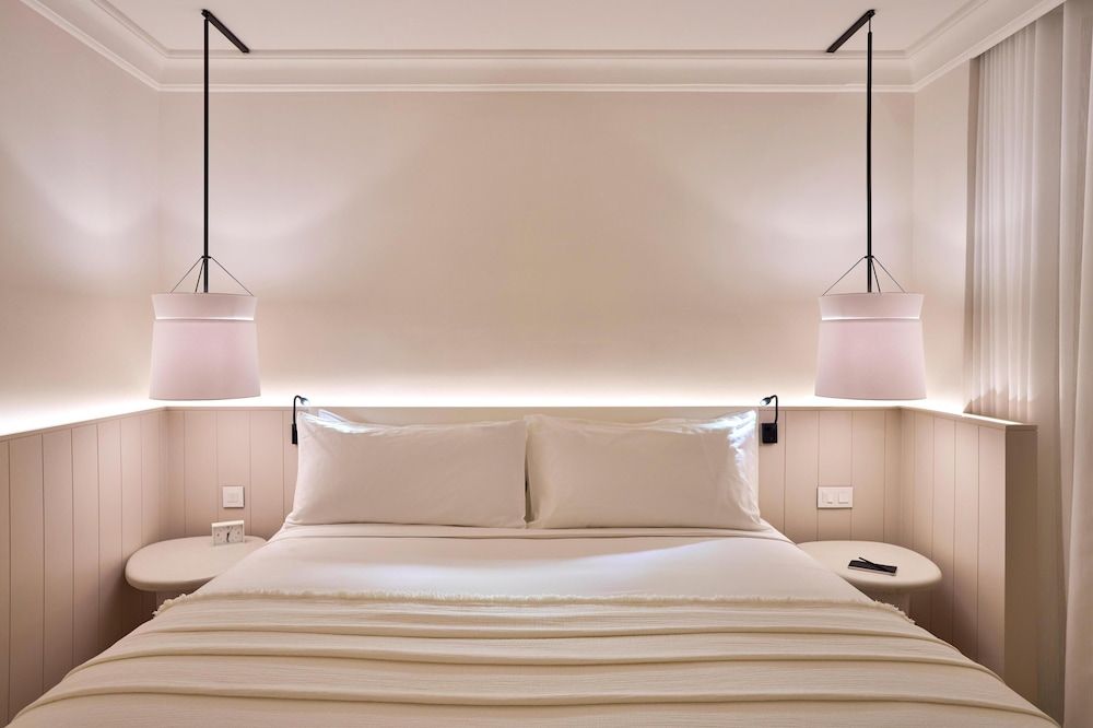 LUX Belle Mare Junior Suite, 1 King Bed, Pool View (60sqm) 4