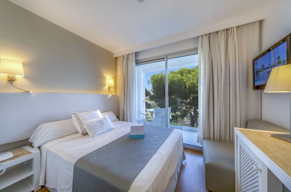 Single Room, Balcony