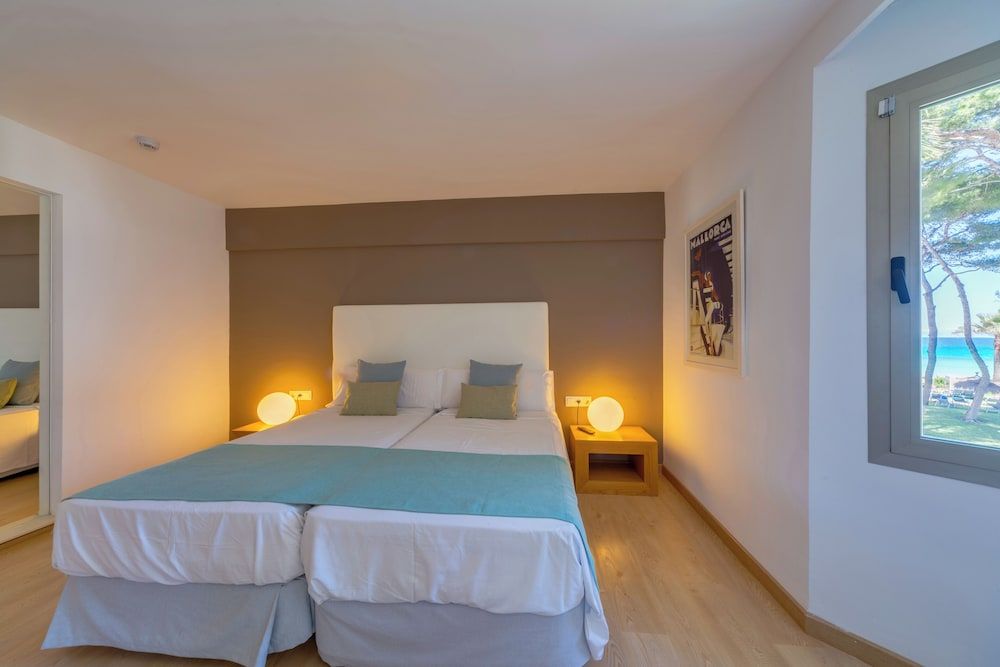 Suite, Balcony, Partial Sea View (2 Adults +2 Children)