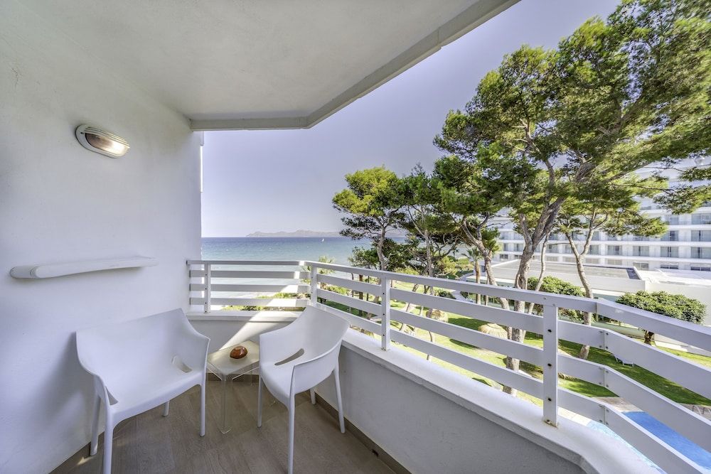 Junior Studio Suite, Partial Ocean View (2 Adults + 2 Children)