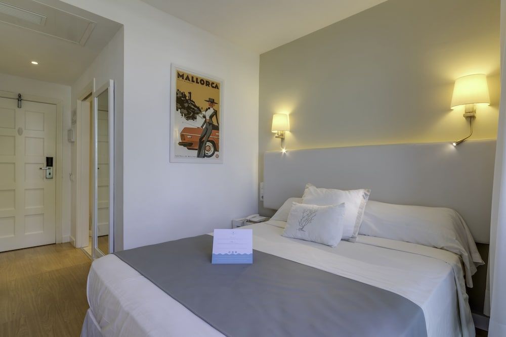 Single Room, Balcony