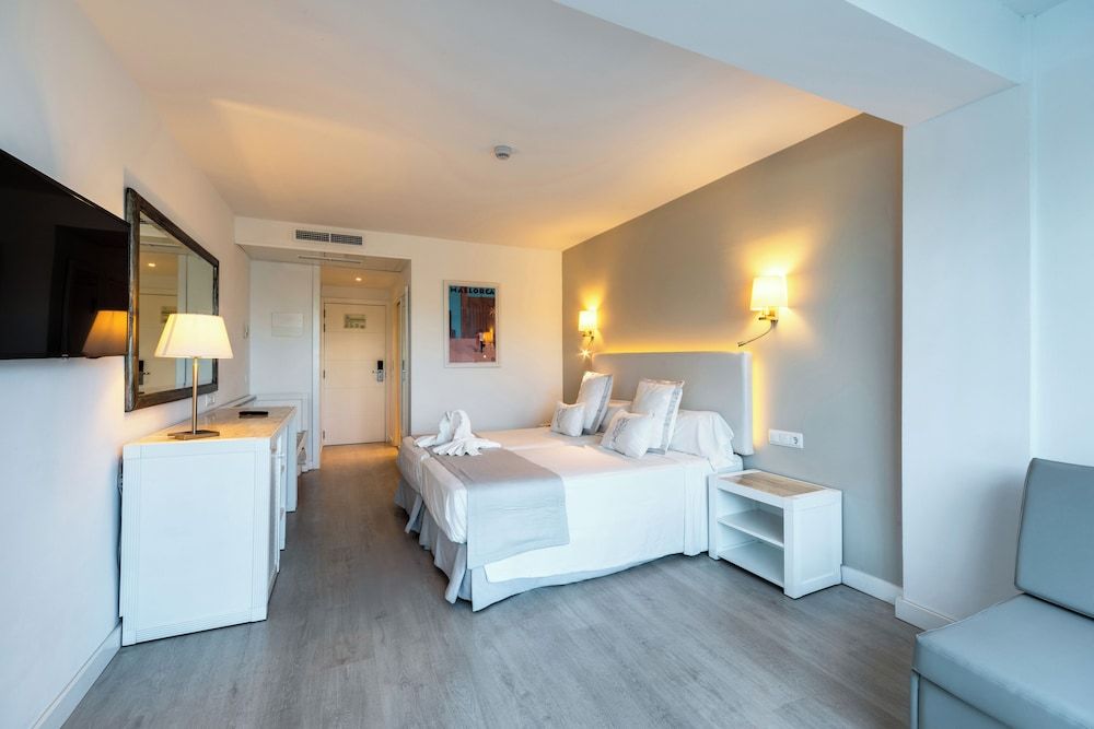 Double Room, Balcony, Partial Sea View (2 Adults)